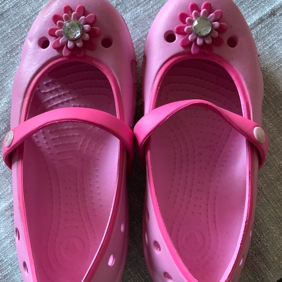 girls crocs size 3